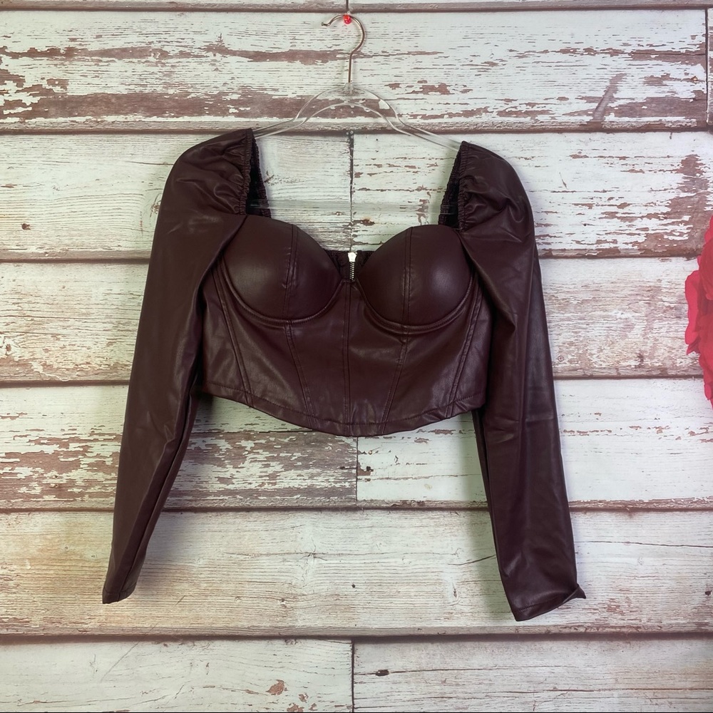 Fashion Nova No bad angles pu top burgundy - Picture 2 of 16